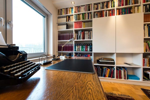 Büro mit Bibliothekenschrank | Rotte – Die Tischlerei