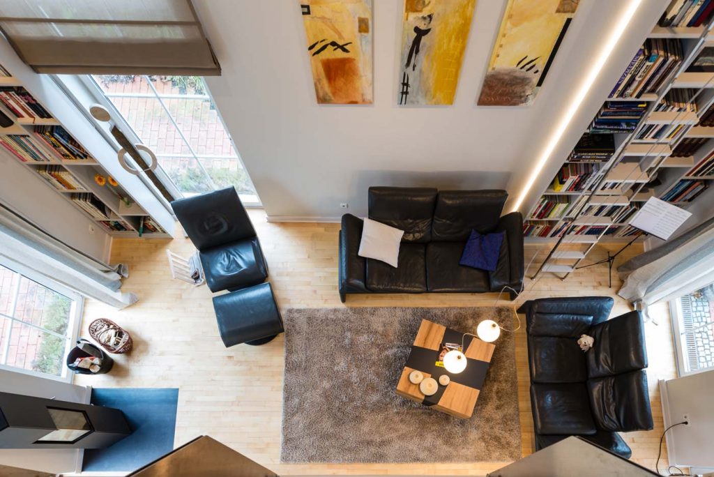 Wohnraum mit Bücherregalen | Rotte – Die Tischlerei