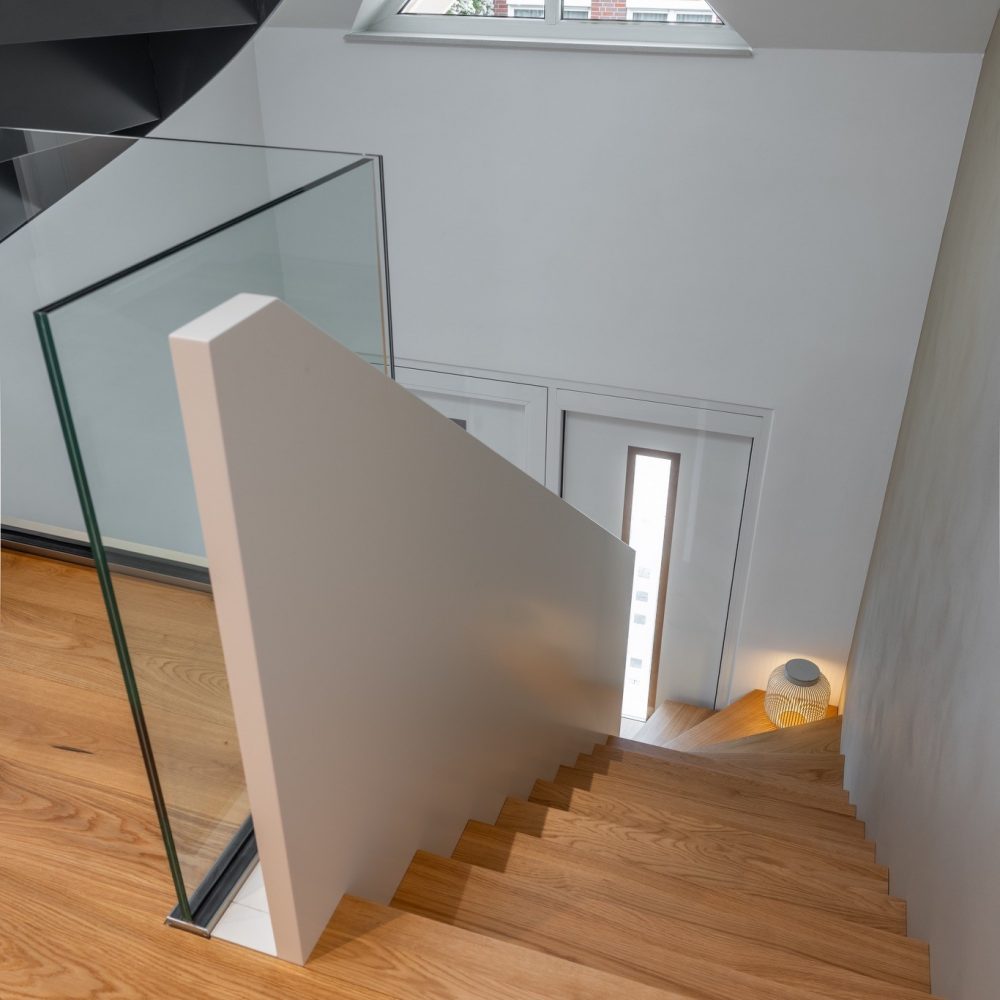 Faltwerktreppe mit Garderobe